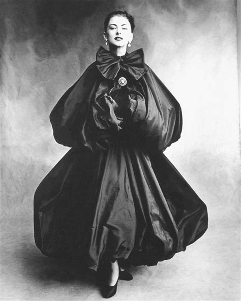 cristobal balenciaga 1950s - Balenciaga 1950 collection.